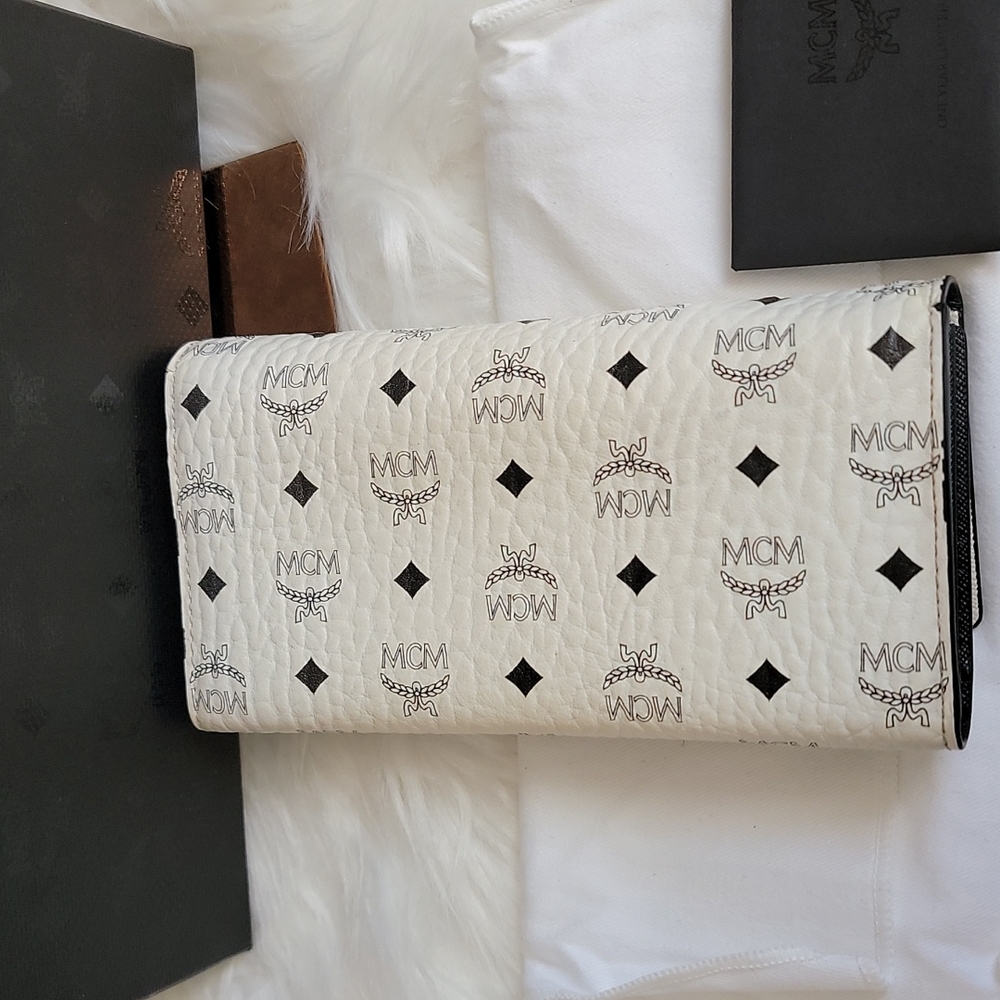 MCM Wallet - Picture 7 of 11